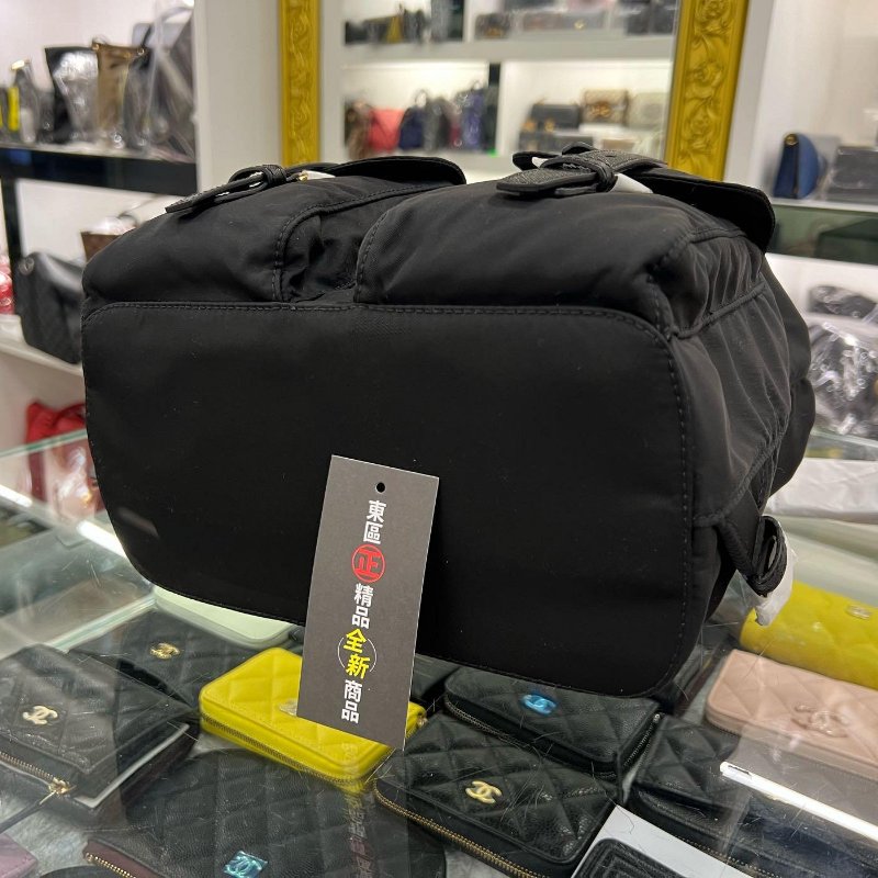 東區正精品㊣PRADA 1BZ677 全新黑色尼龍束口前雙口袋磁釦後背包小款 RZ5190-7