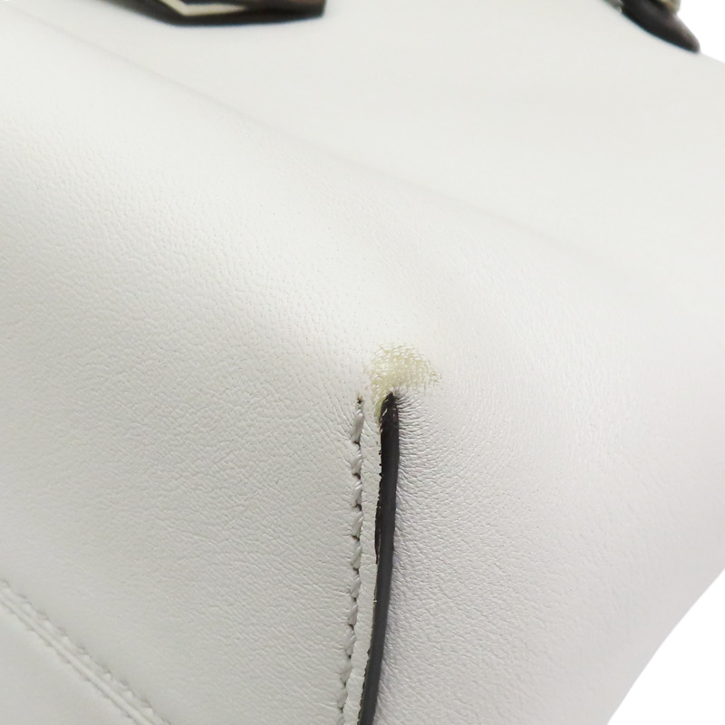 白色 牛皮 By The Way 肩背包【FENDI 芬迪】 8BL124-11