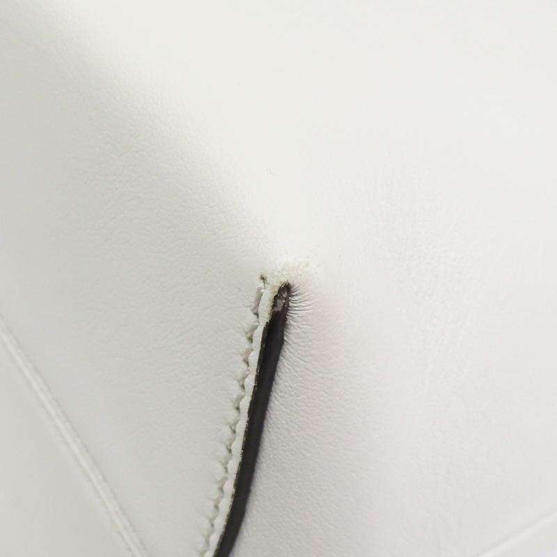 白色 牛皮 By The Way 肩背包【FENDI 芬迪】 8BL124-13