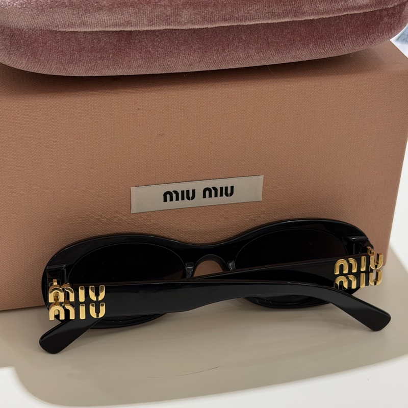 【近全新】Miu Miu SMU 06Z 經典黑色橢圓框太陽眼鏡  (附全套包裝)-8