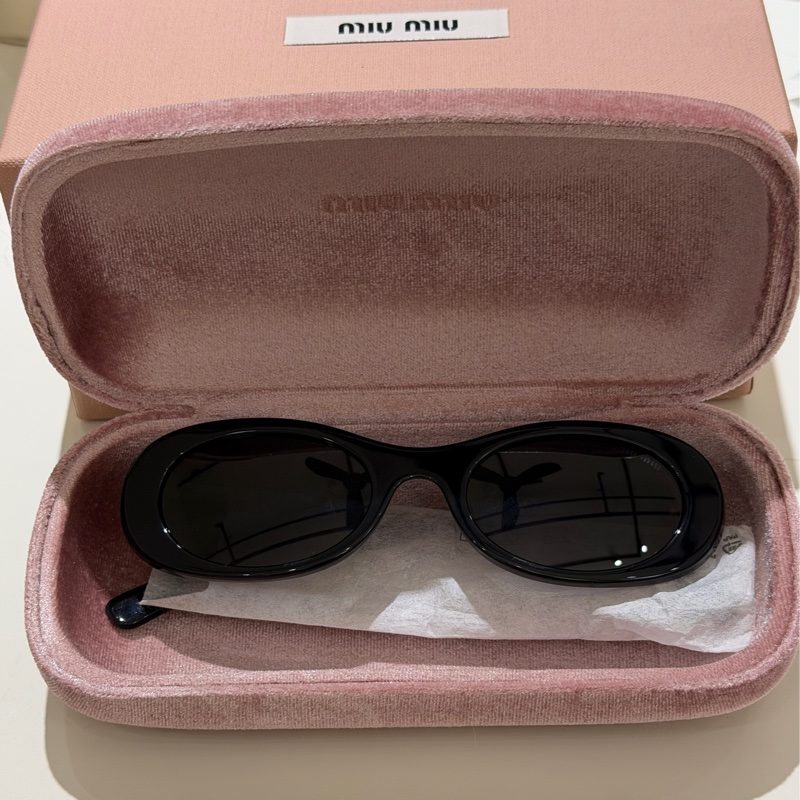 【近全新】Miu Miu SMU 06Z 經典黑色橢圓框太陽眼鏡  (附全套包裝)-14