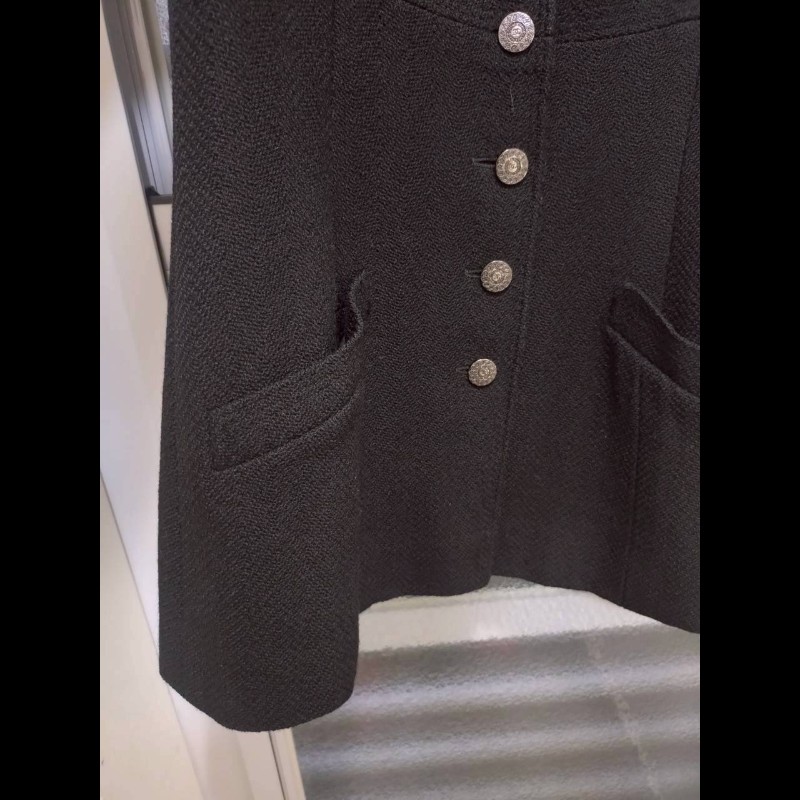 Chanel 霧銀釦黑羊毛料外套-1