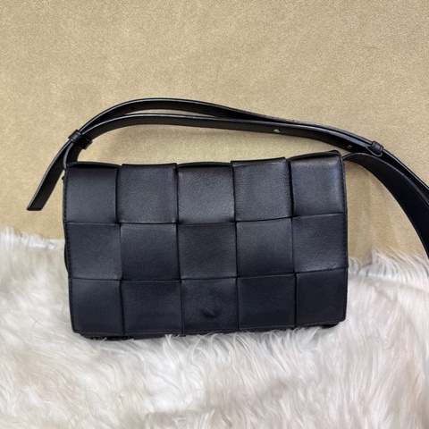 BV Cassette 黑皮革15格卡帶包