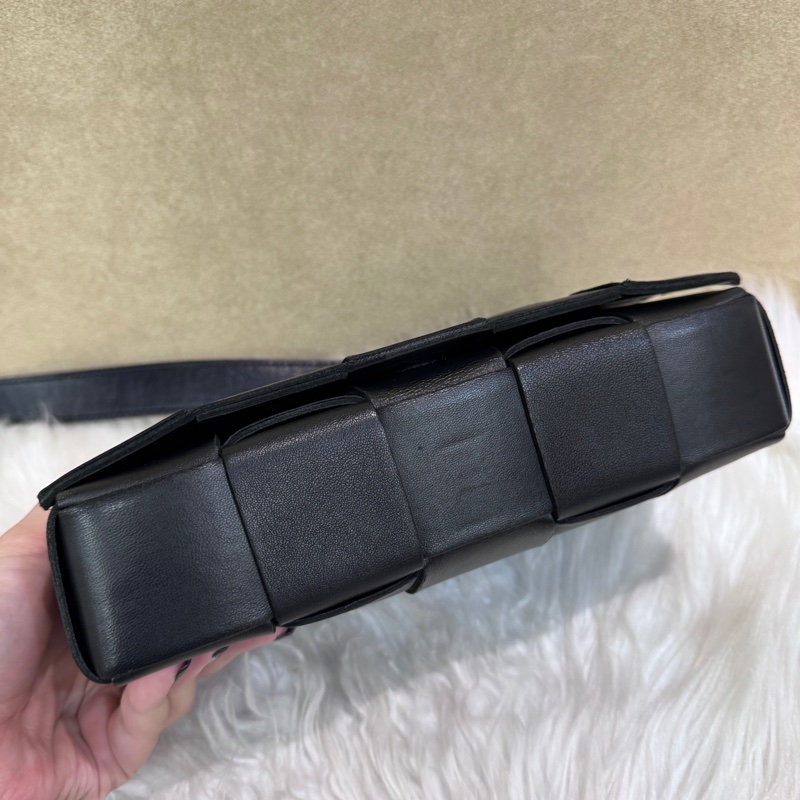 BV Cassette 黑皮革15格卡帶包-4