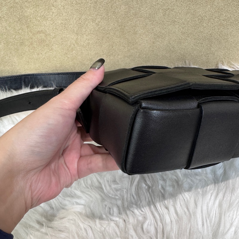 BV Cassette 黑皮革15格卡帶包-5