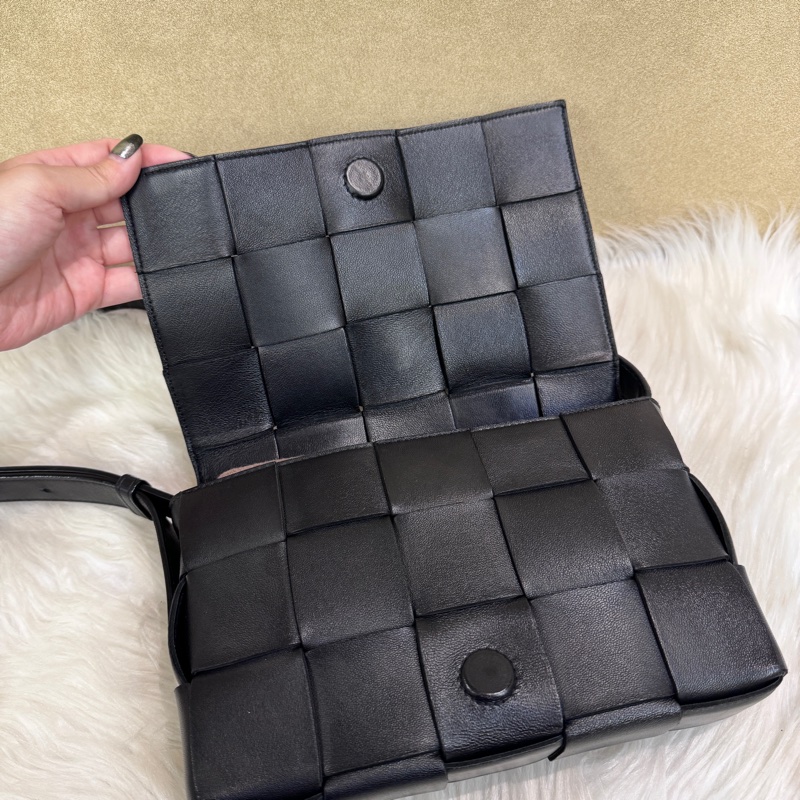 BV Cassette 黑皮革15格卡帶包-7