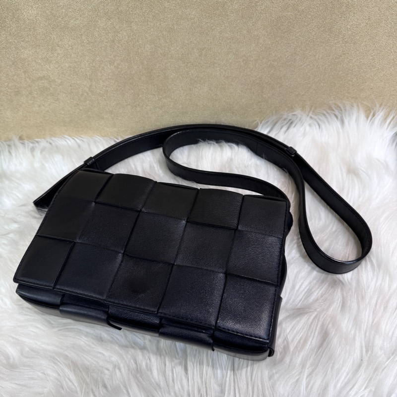 BV Cassette 黑皮革15格卡帶包-9