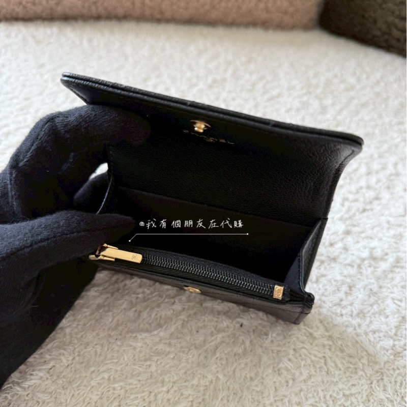 《我有個朋友在代購》香奈兒山羊皮翻蓋卡包——現貨在台-1