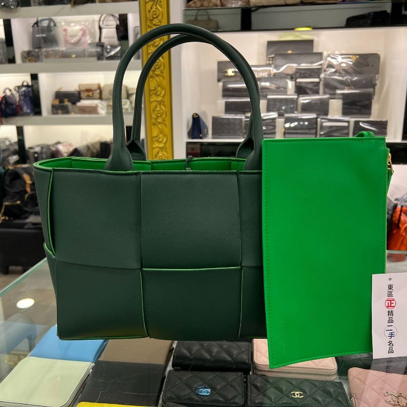 東區正精品㊣BOTTEGA VENETA BV 652867 ARCO S 近全新綠色雙色全皮大格編織手提包 RZ4813-2