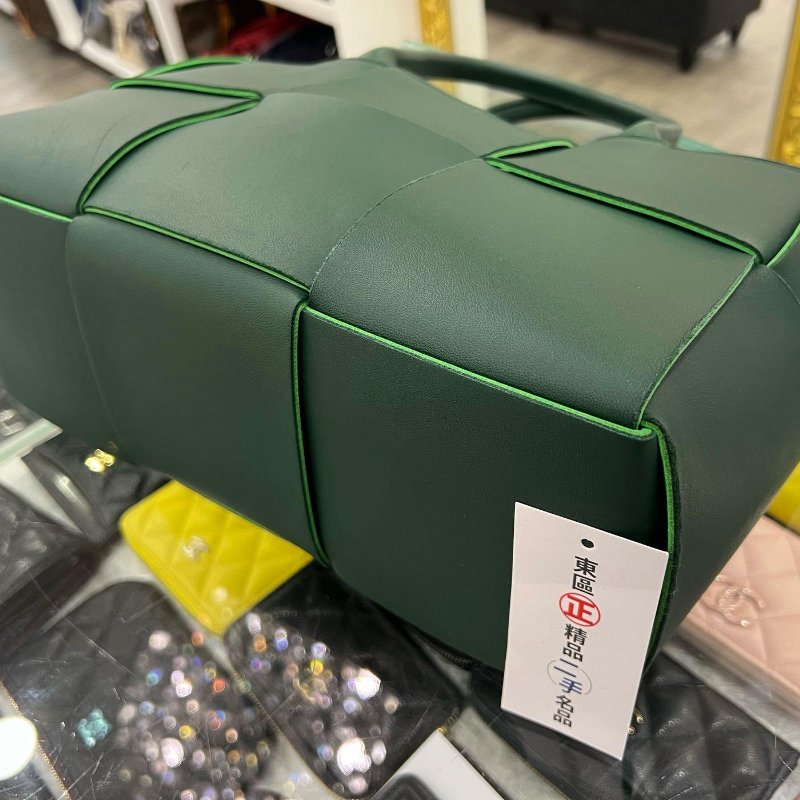 東區正精品㊣BOTTEGA VENETA BV 652867 ARCO S 近全新綠色雙色全皮大格編織手提包 RZ4813-6