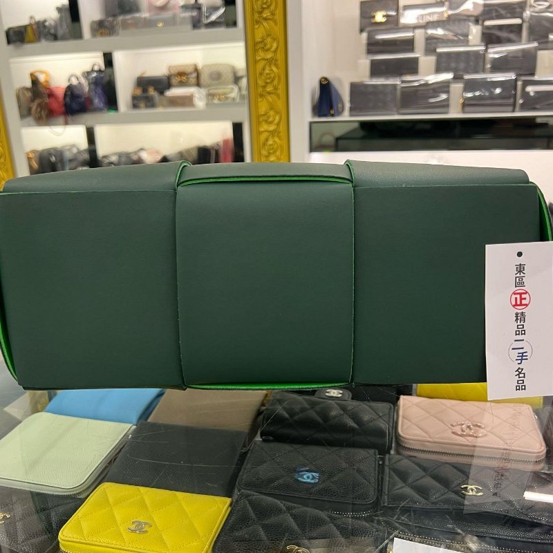 東區正精品㊣BOTTEGA VENETA BV 652867 ARCO S 近全新綠色雙色全皮大格編織手提包 RZ4813-7