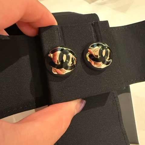 💖Chanel 耳環 耳針 半球金色黑字💖 全新