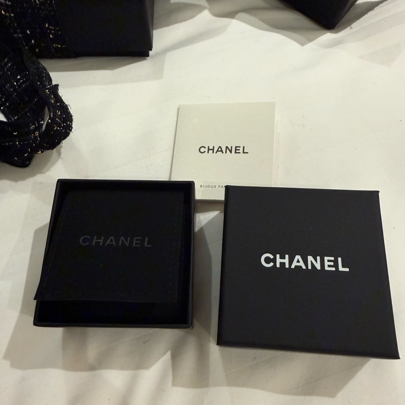 💖Chanel 耳環 耳針 半球金色黑字💖 全新-6
