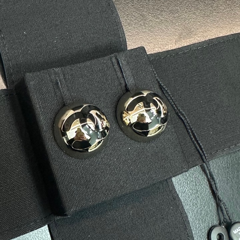 💖Chanel 耳環 耳針 半球金色黑字💖 全新-7
