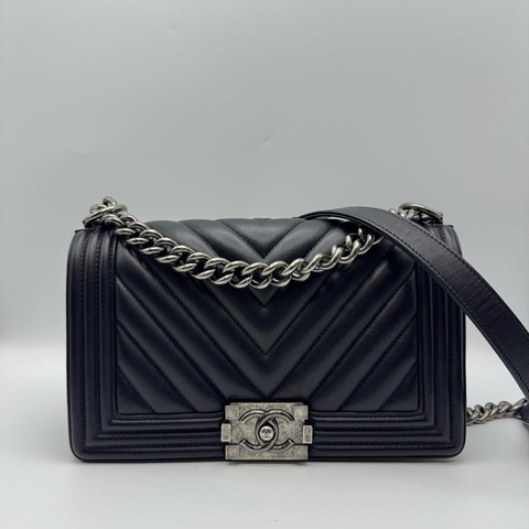 Chanel 香奈兒Leboy中號25V紋羊皮黑银單肩包
