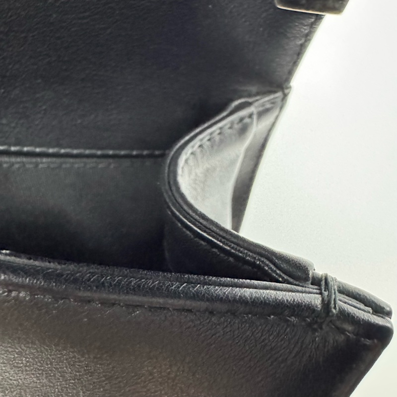 Chanel 香奈兒Leboy中號25V紋羊皮黑银單肩包-12