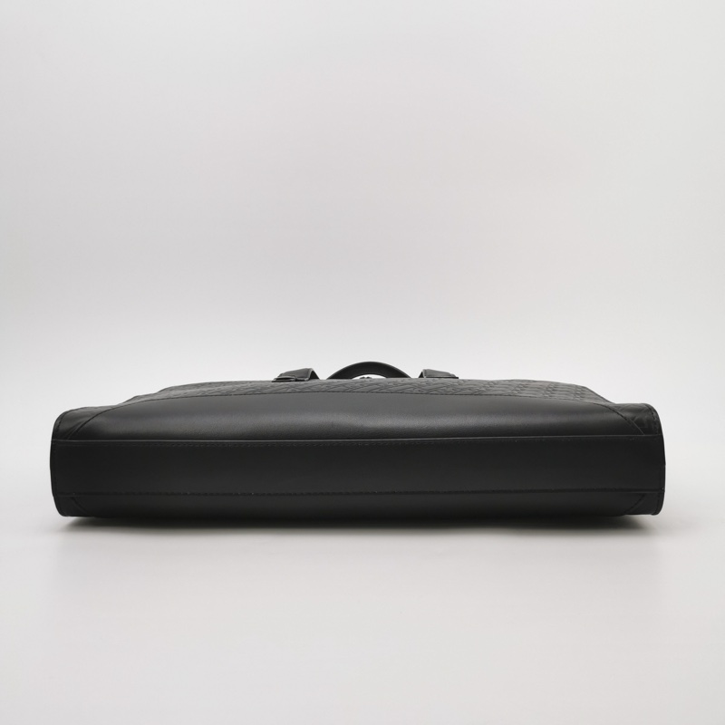 98新Montblanc萬寶龍牛皮純色壓紋徽標Logo斜挎包單肩包 。-8