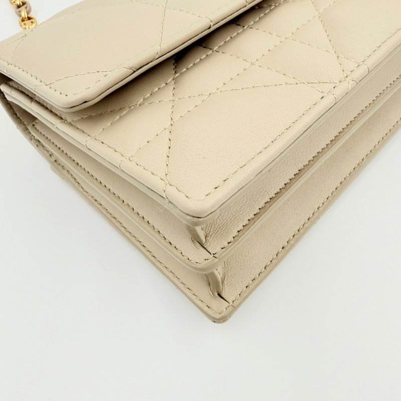 CHRISTIAN DIOR - 淡米色羊皮金釦Miss Caro 大籐格紋斜背包-6