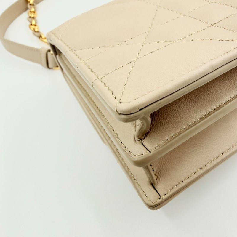 CHRISTIAN DIOR - 淡米色羊皮金釦Miss Caro 大籐格紋斜背包-8