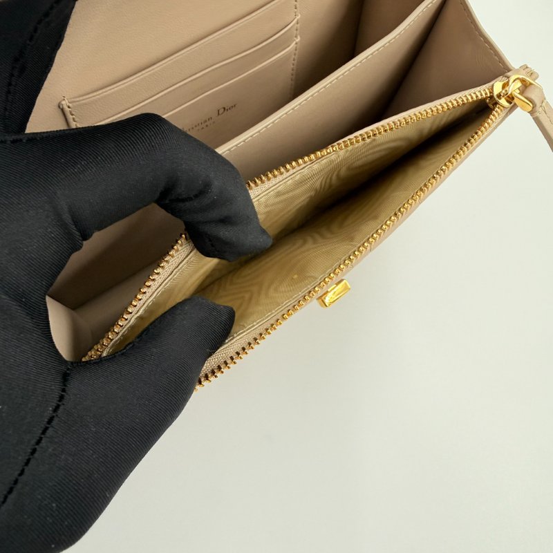 CHRISTIAN DIOR - 淡米色羊皮金釦Miss Caro 大籐格紋斜背包-15