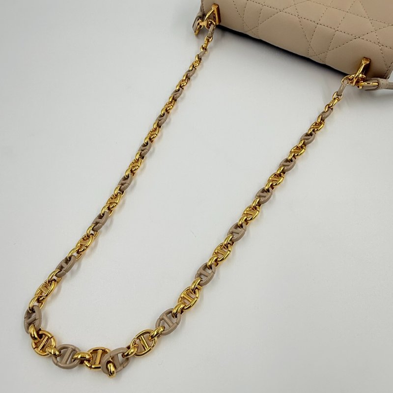 CHRISTIAN DIOR - 淡米色羊皮金釦Miss Caro 大籐格紋斜背包-22