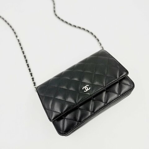 CHANEL - 黑色羊皮菱格銀釦woc