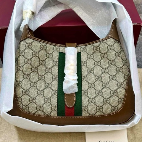 閒置新Gucci 古馳 Jackie 1961 金色鎖扣老花滿印可延長肩帶 帆布拼皮 手提腋下包 單肩斜挎包女款尺寸：28*4.5*19cm 附件：塵袋 肩帶 🈚盒