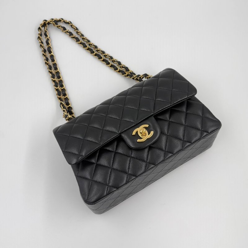 CHANEL - 黑色羊皮菱格金釦COCO 23cm-1