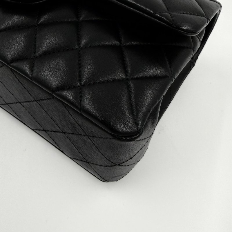 CHANEL - 黑色羊皮菱格金釦COCO 23cm-11