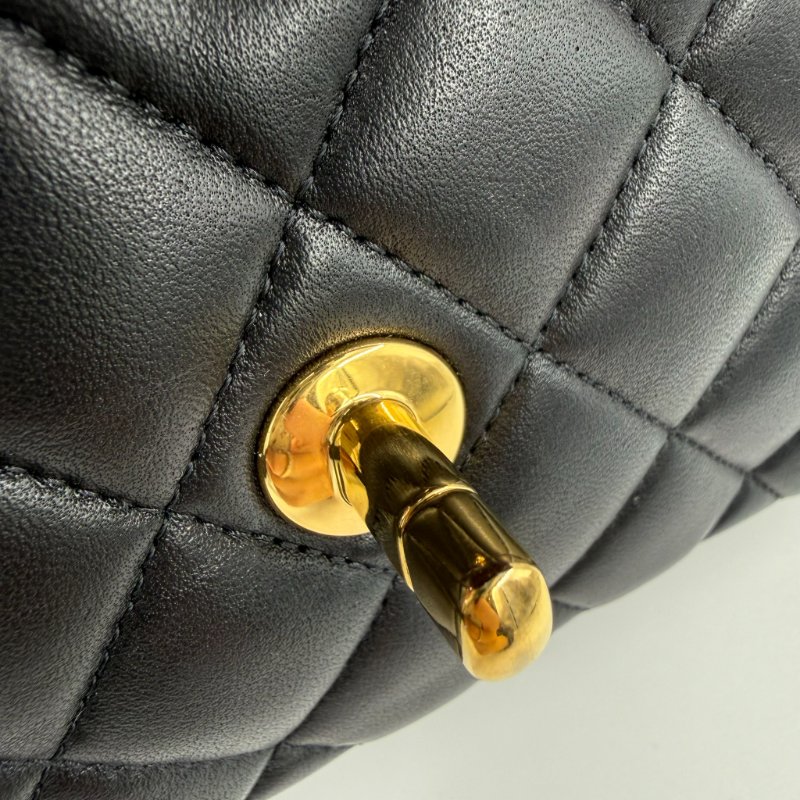 CHANEL - 黑色羊皮菱格金釦COCO 23cm-23