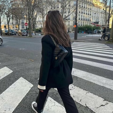 CHANEL - 黑色羊皮菱格金釦COCO 23cm