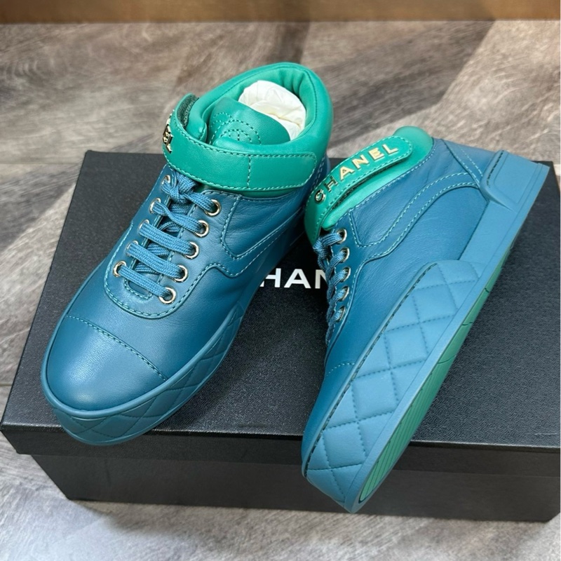 閒置新Chanel 香奈兒 全皮高幫板鞋 吸睛藍色拼色 金色字母logo 非常精緻 菱格厚底 顯腿長 女款 超值 35碼 附件：塵袋。-3