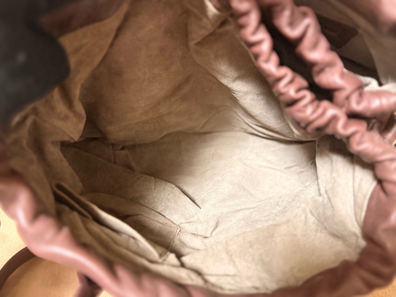 Bv 小羊皮斜背包/休閒包-11
