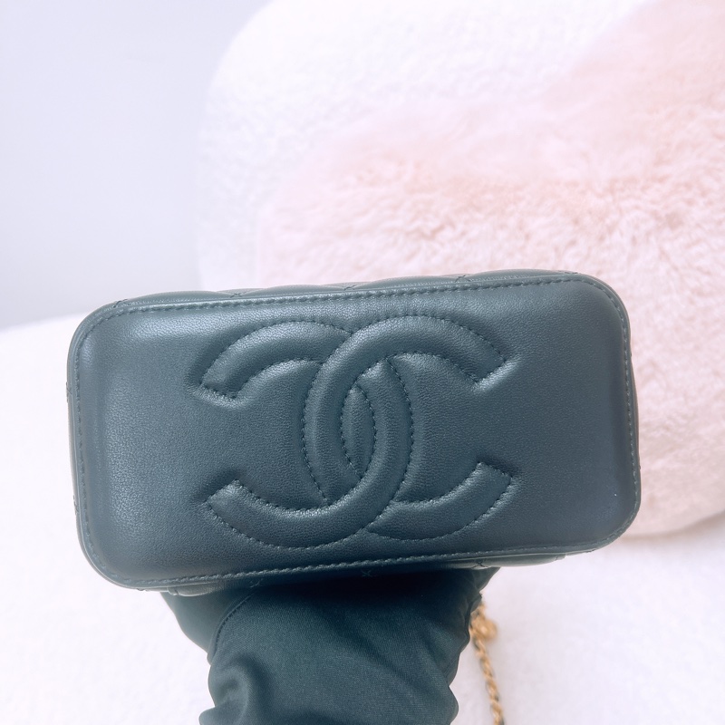 Chanel 黑色金球長盒子/化妝包-2