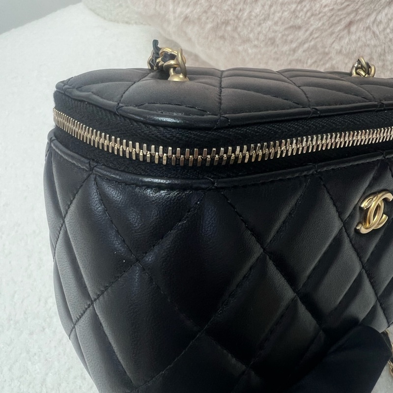 Chanel 黑色金球長盒子/化妝包-6