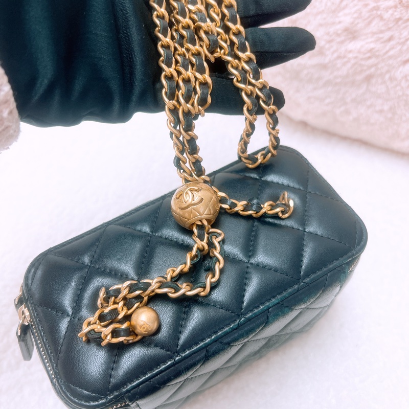 Chanel 黑色金球長盒子/化妝包-13