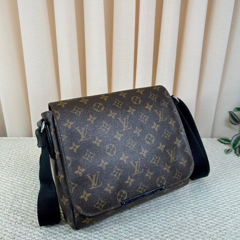 LV路易威登老花郵差包  經典款 翻蓋設計 容量大 日常通勤百搭 肩帶可調節 單肩斜挎都行-2