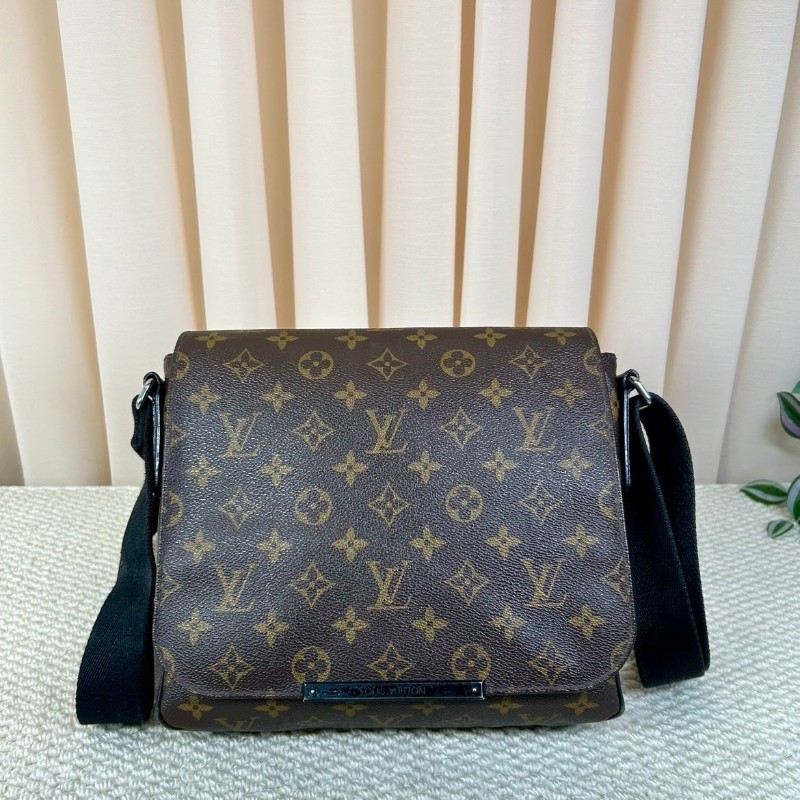 LV路易威登老花郵差包  經典款 翻蓋設計 容量大 日常通勤百搭 肩帶可調節 單肩斜挎都行-5