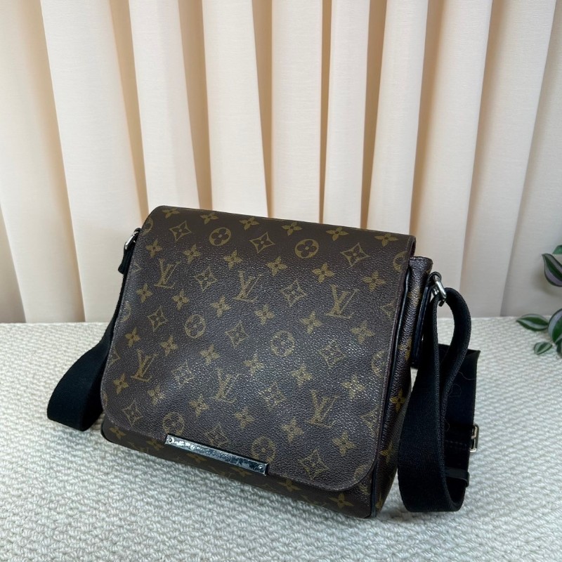 LV路易威登老花郵差包  經典款 翻蓋設計 容量大 日常通勤百搭 肩帶可調節 單肩斜挎都行-7