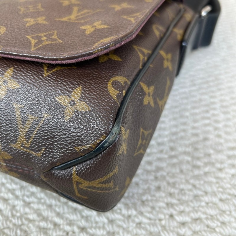 LV路易威登老花郵差包  經典款 翻蓋設計 容量大 日常通勤百搭 肩帶可調節 單肩斜挎都行-19