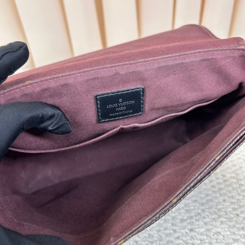 LV路易威登老花郵差包  經典款 翻蓋設計 容量大 日常通勤百搭 肩帶可調節 單肩斜挎都行-22