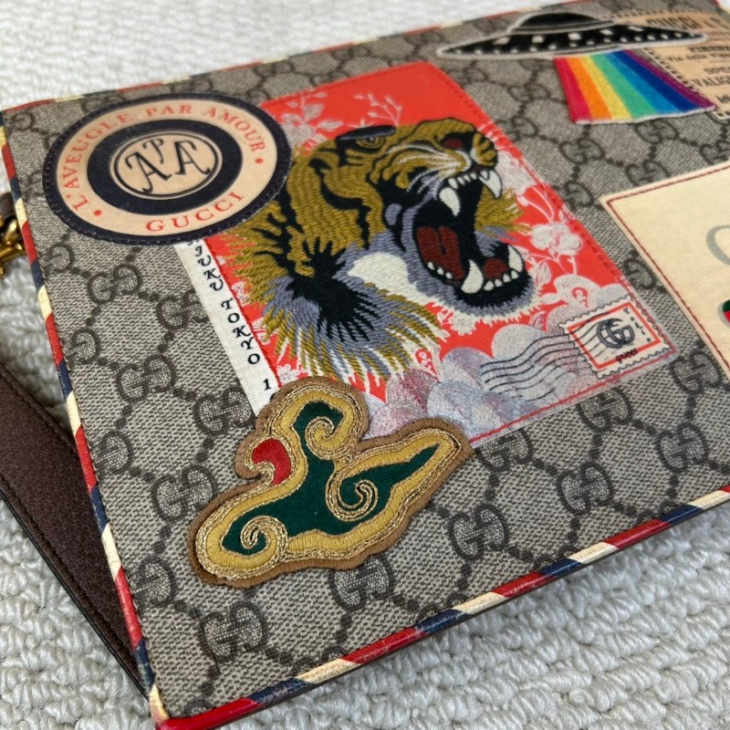 Gucci古馳老花虎頭飛碟刺繡  附帶獨特徽章設計 經典款式 時尚百搭 包身虎頭+拼貼設計 細節很特別 拉鏈正常-8