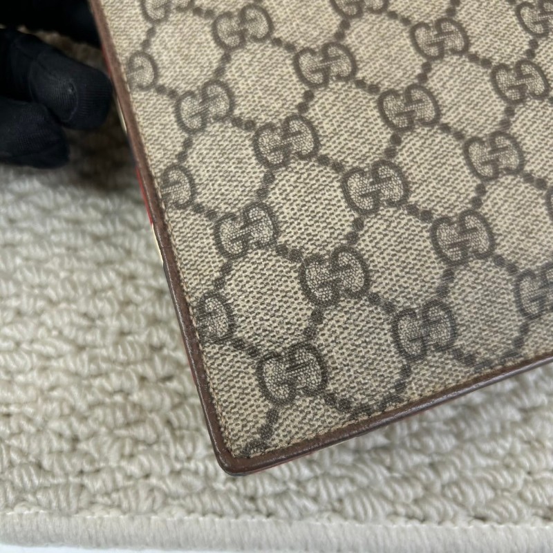 Gucci古馳老花虎頭飛碟刺繡  附帶獨特徽章設計 經典款式 時尚百搭 包身虎頭+拼貼設計 細節很特別 拉鏈正常-12