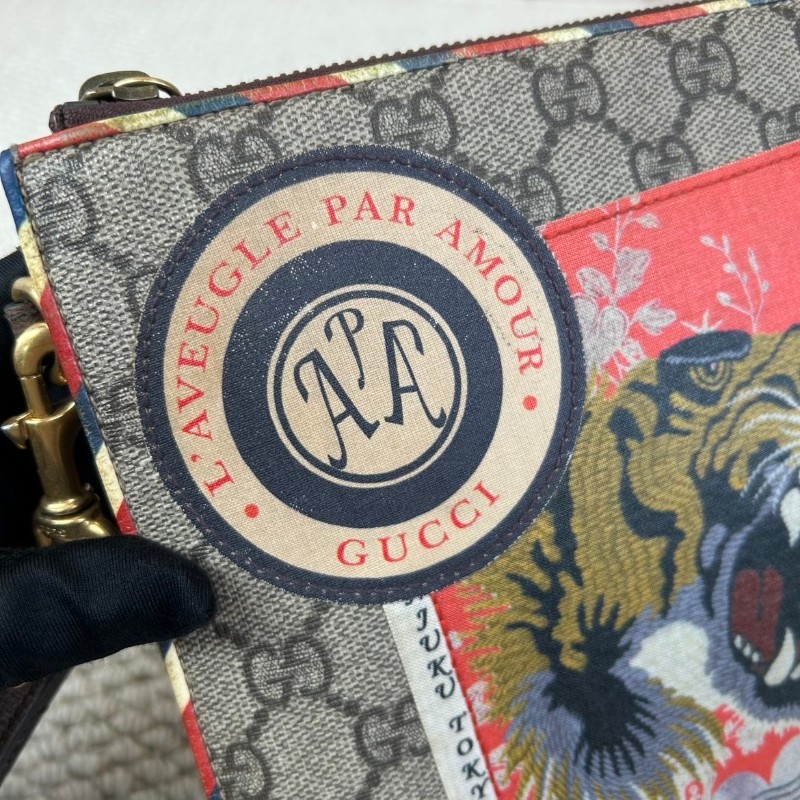 Gucci古馳老花虎頭飛碟刺繡  附帶獨特徽章設計 經典款式 時尚百搭 包身虎頭+拼貼設計 細節很特別 拉鏈正常-16