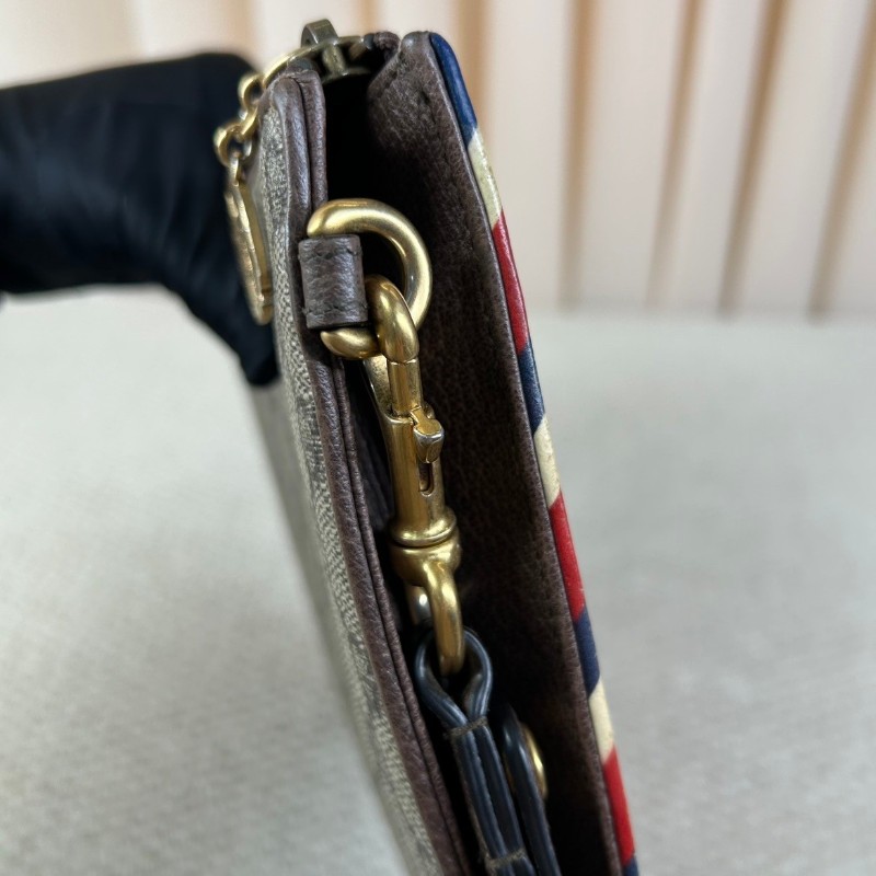 Gucci古馳老花虎頭飛碟刺繡  附帶獨特徽章設計 經典款式 時尚百搭 包身虎頭+拼貼設計 細節很特別 拉鏈正常-23