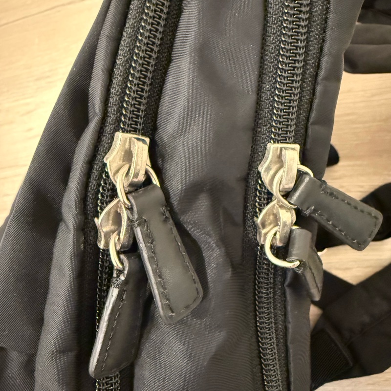 agnes b voyage logo雙層重磅尼龍黑色後背包-4