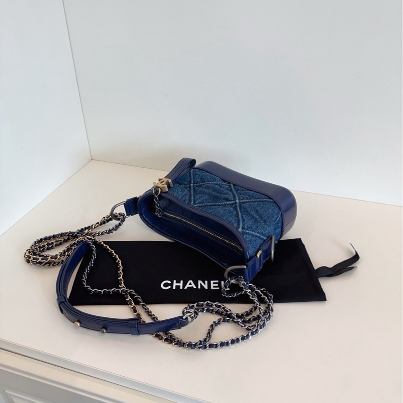 Chanel深藍大菱格牛仔流浪包-8