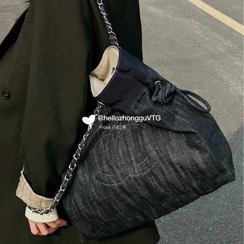 ✨Chanel 刺繡雙C logo 黑色牛仔托特包 好價🖤-0