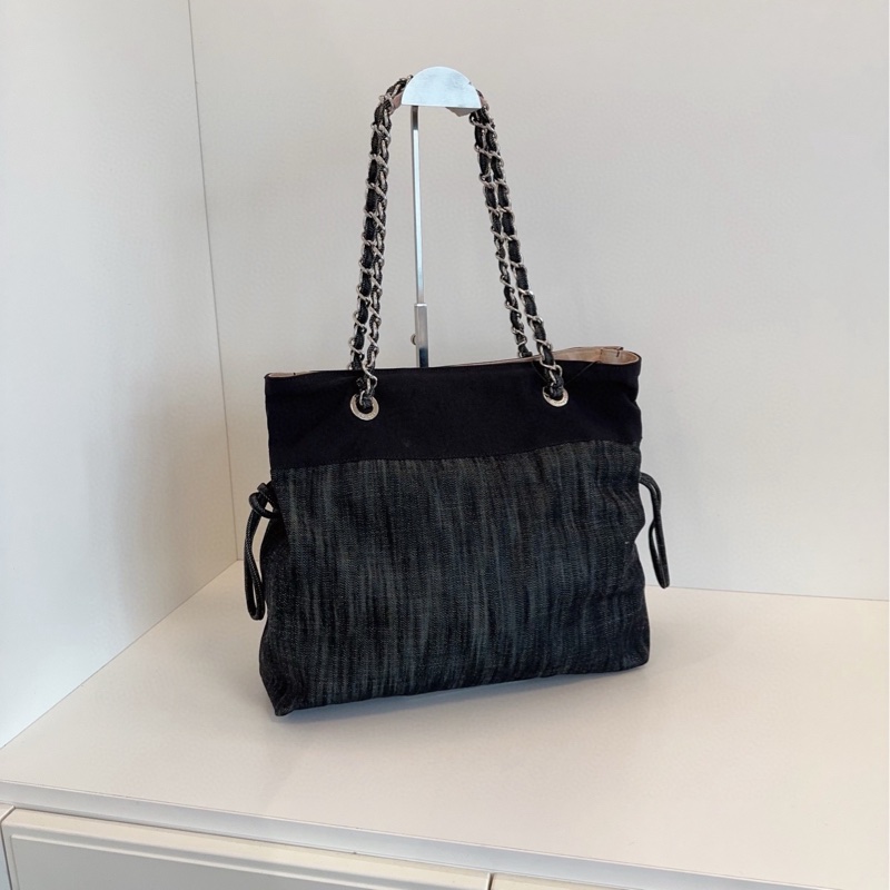 ✨Chanel 刺繡雙C logo 黑色牛仔托特包 好價🖤-4