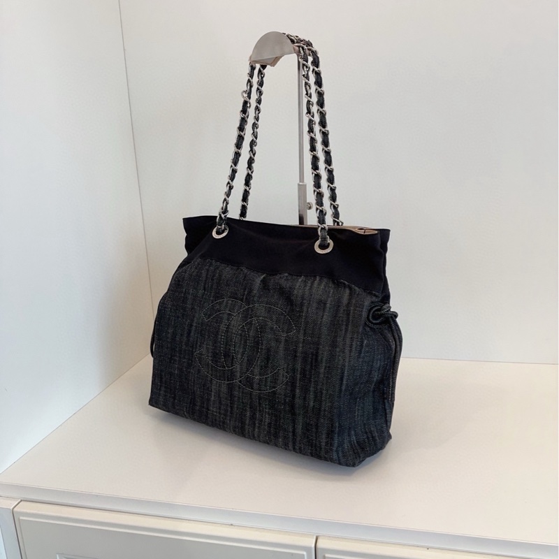 ✨Chanel 刺繡雙C logo 黑色牛仔托特包 好價🖤-6